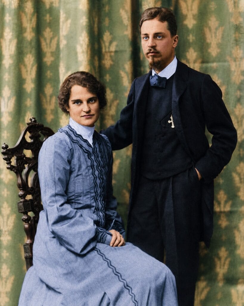 Studio portrait of Rainer Maria Rilke and the sculptor Clara Westhoff shortly after their marriage in 1901.